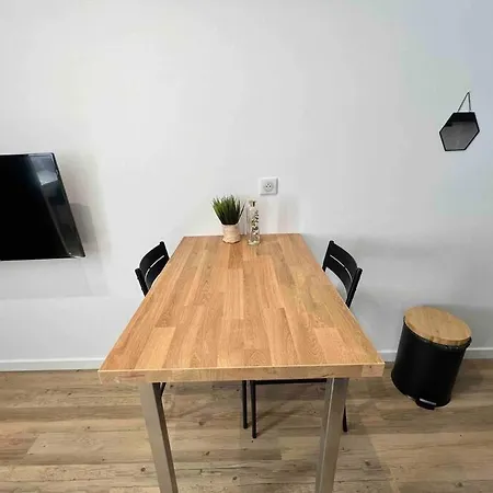 Appartement Climatise / Centre-Ville / 2 Personnes Besancon Exterior photo