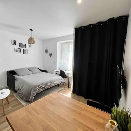 Appartement Climatise / Centre-Ville / 2 Personnes Besancon Exterior photo
