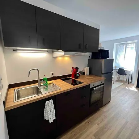 Appartement Climatise / Centre-Ville / 2 Personnes Besancon Exterior photo