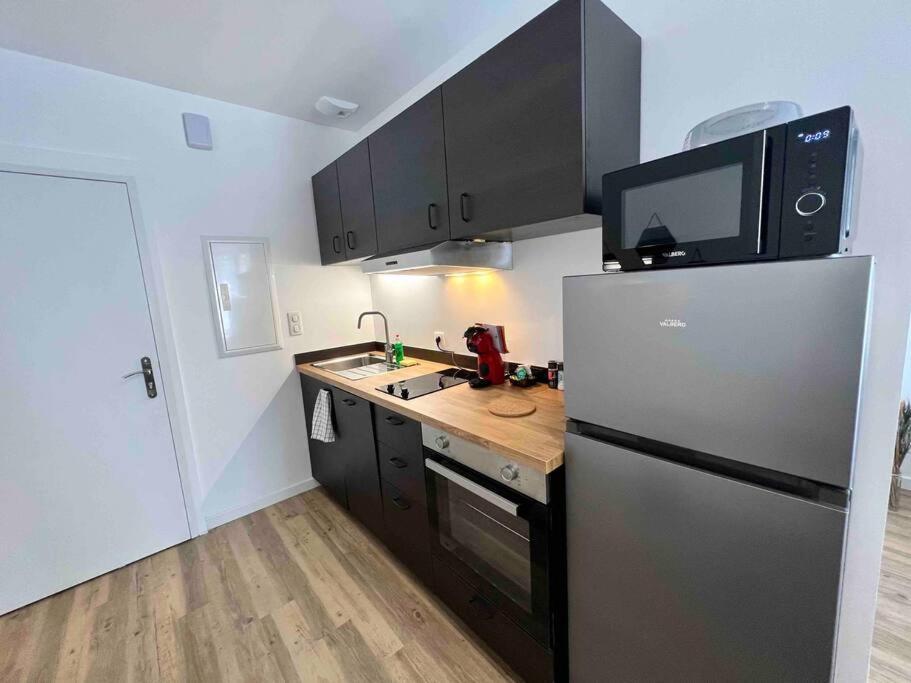 Apartment Climatise / Centre-ville / 2 Personnes *